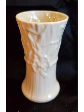 Belleek Typha Spill Vase Sheaf of Wheat w/Bow 2nd Green Mark 1955-1965 mADF